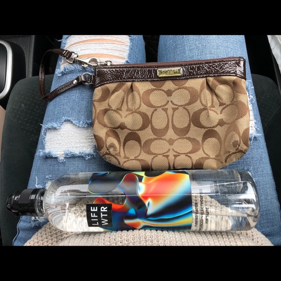 Coach Wristlet Brown - Picture 6 of 8